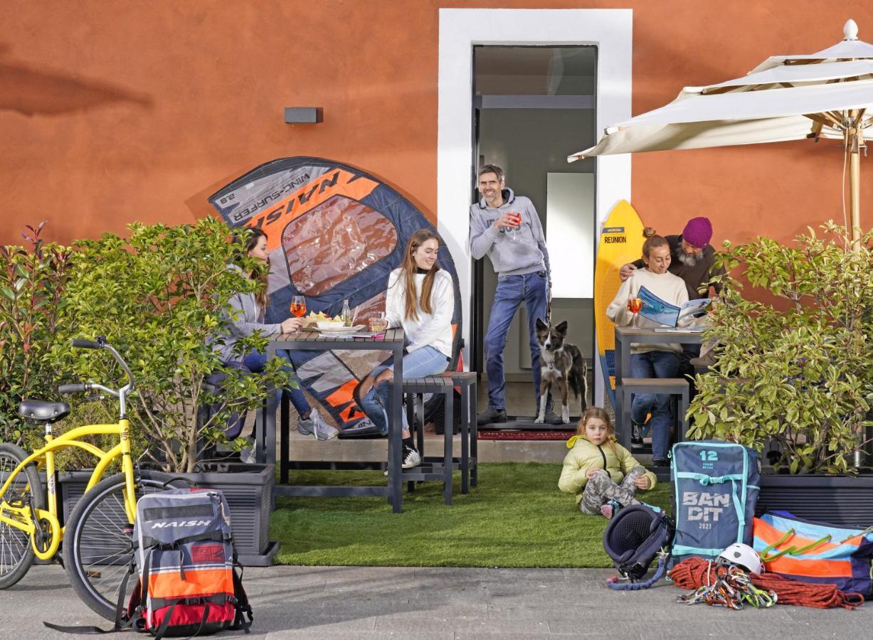 Hostel "La Locanda" Campione Del Garda Exterior foto